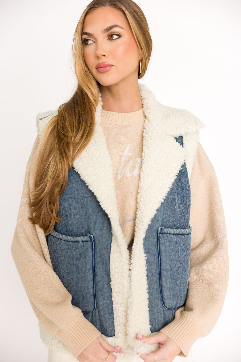 Willa Jeansweste mit Sherpa-Futter – Denim trifft auf Kuscheldesign