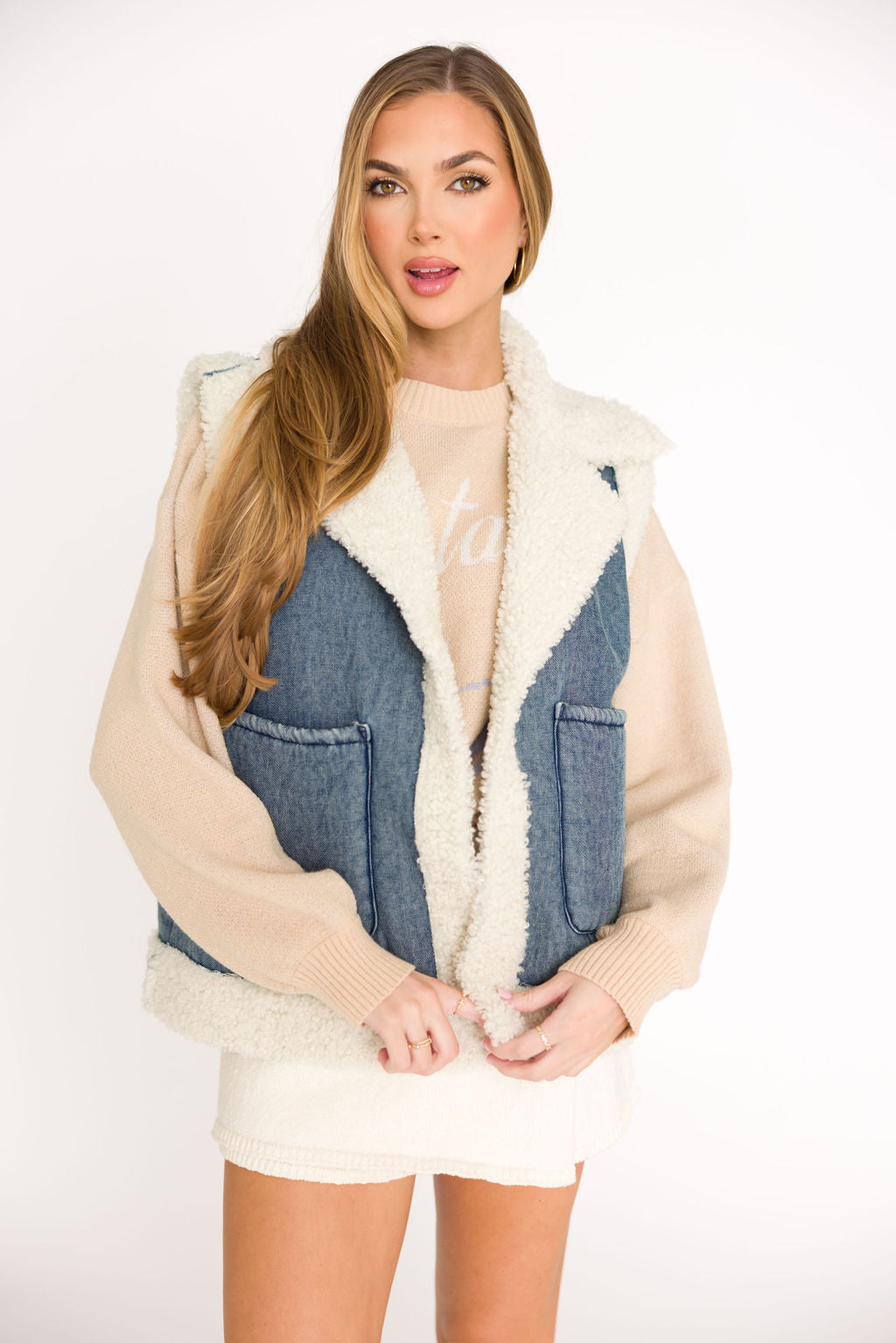Willa Jeansweste mit Sherpa-Futter – Denim trifft auf Kuscheldesign